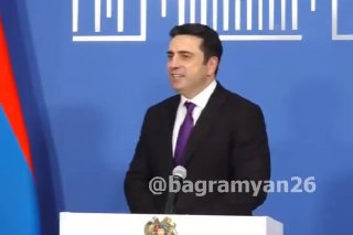 Ален Симонян отказался от мандата депутата и покинул пост спикера парламента Армении