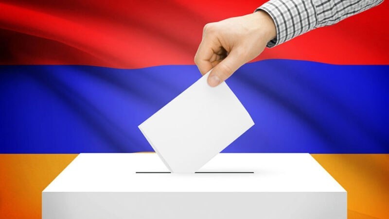 Явка избирателей в Армении к 17:00 достигла 48,92%