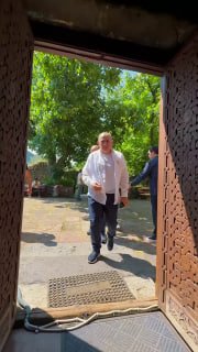 Никол Пашинян на литургии в церкви Сурб Аствацацин в Бжни, Армения