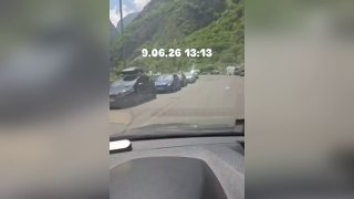 Армяне из РФ возвращаются через Верхний Ларс после голосования на выборах в Армении