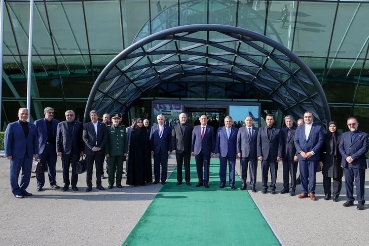 Спикер парламента Ирана Галибаф прибыл в Баку на сессию ОИС