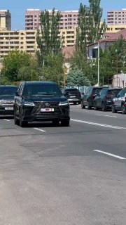 Премьер-министр Армении посетил работы по созданию «Парка жизни» в Ботаническом саду