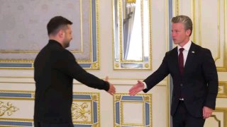 Украина и Швеция подписали соглашение о поставке 16 истребителей Gripen