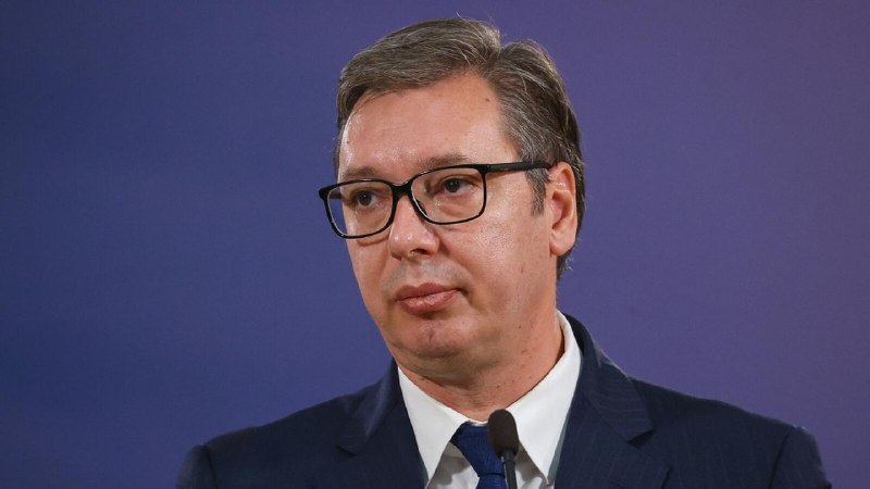 Президент Сербии Вучич объявил об отставке и досрочных выборах на фоне протестов
