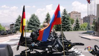 Армения получила 16 снегоходов из Германии для высокогорных условий
